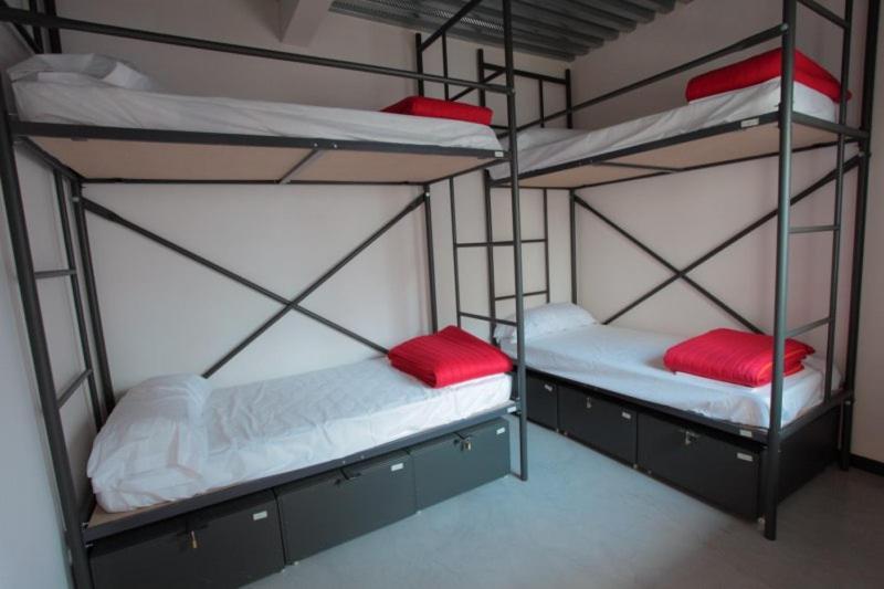 Traveller Box Hostel Sevilla Eksteriør billede