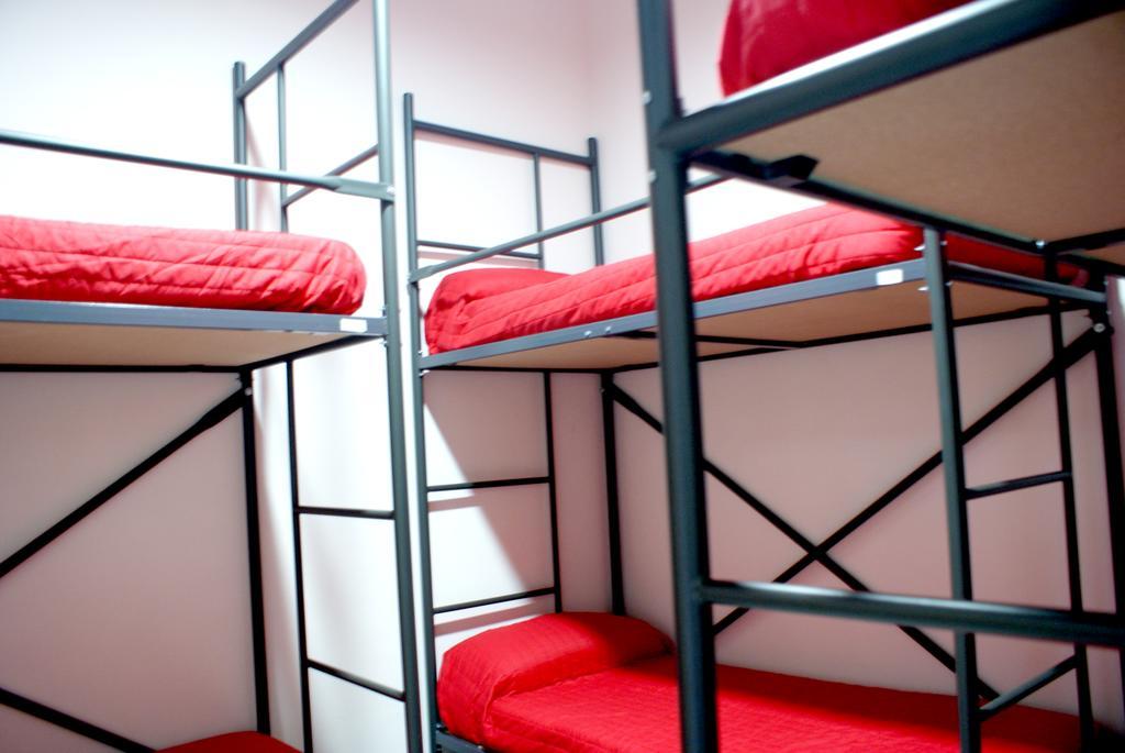 Traveller Box Hostel Sevilla Værelse billede
