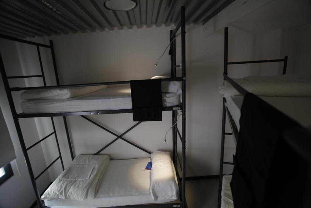 Traveller Box Hostel Sevilla Eksteriør billede