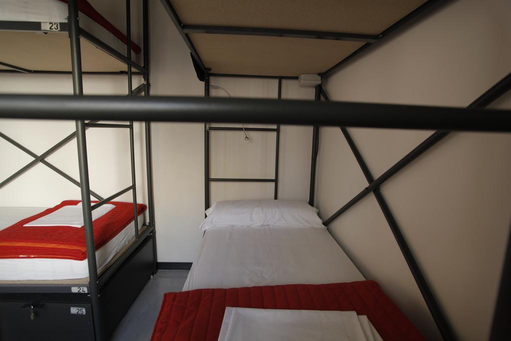 Traveller Box Hostel Sevilla Eksteriør billede